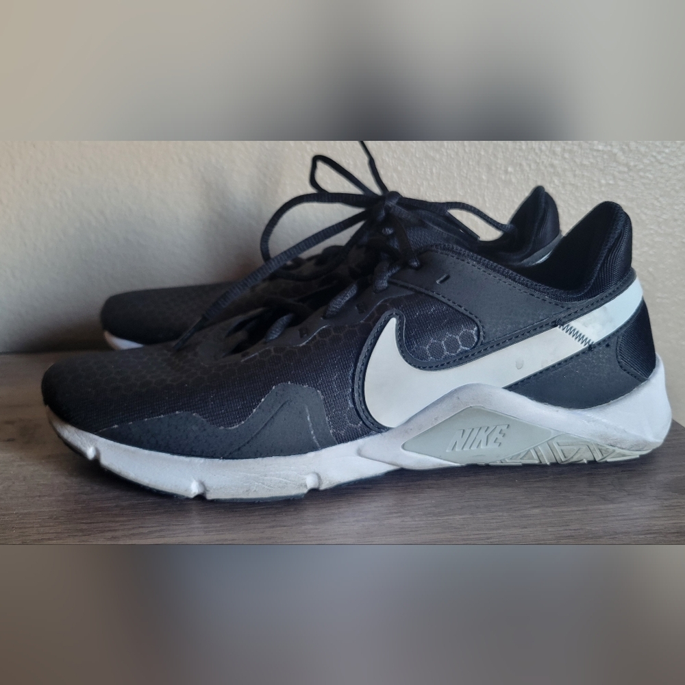 Nike Women's Legend Essential 2